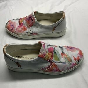 Ecco Danish Design Slip On Sneaker Shoes White and Powder Floral Size 6